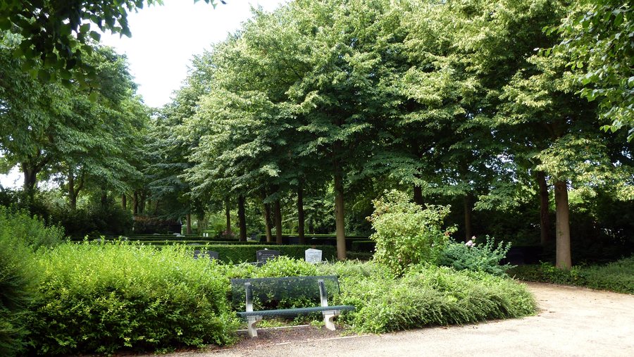 File:Algemene begraafplaats Herkingen (1).jpg