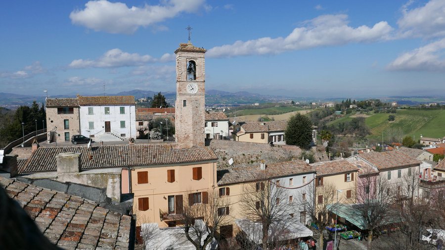 File:Centro storico Piagge Terre Roveresche.JPG