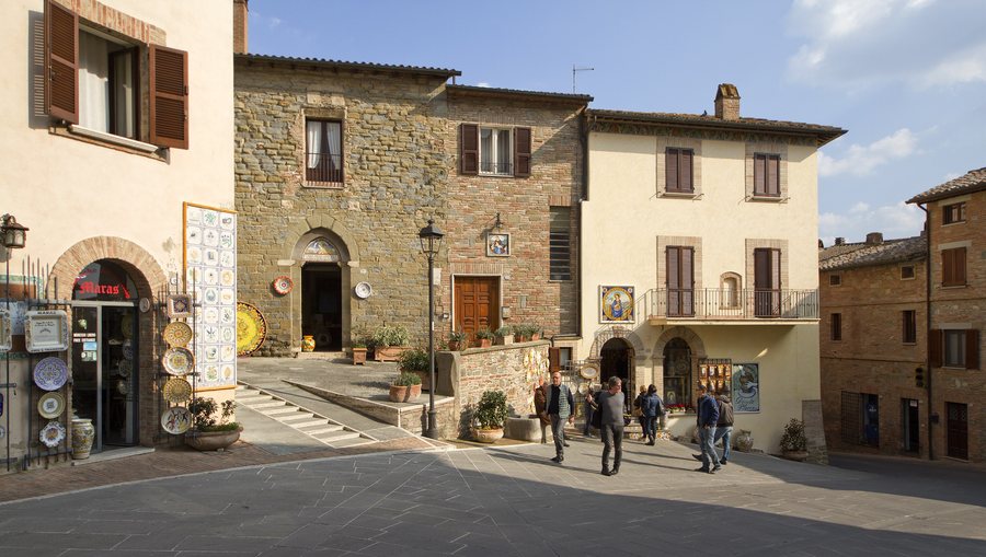 File:06053 Deruta PG, Italy - panoramio.jpg