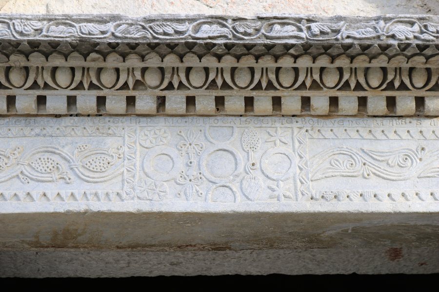 File:Abbazia di San Vincenzo - Acqualagna 11.jpg