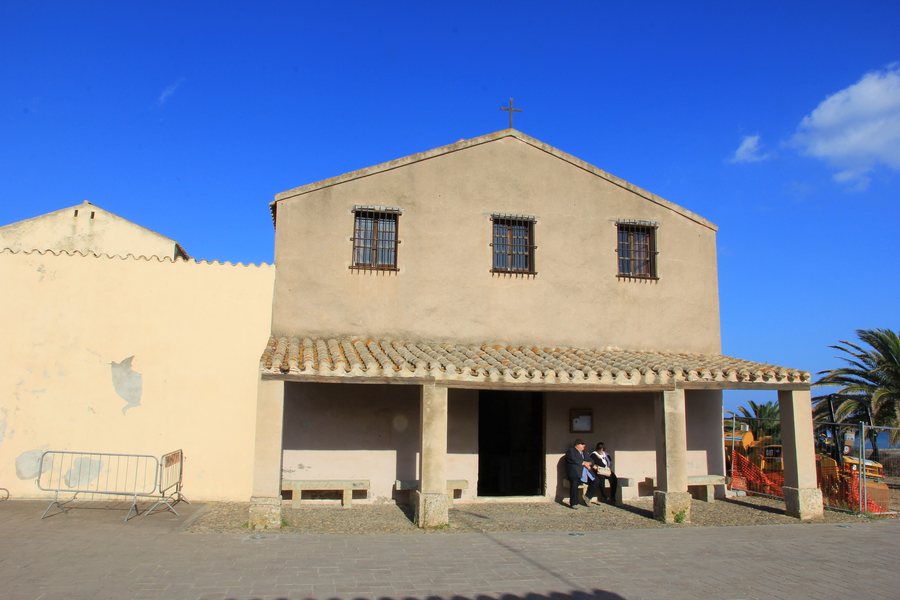 File:Pula (Italy) - Chiesa di Sant'Efisio (02).jpg