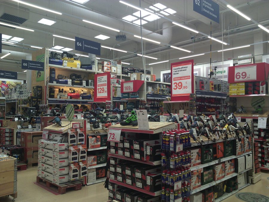 File:Leroy Merlin Store in Bastia Umbra (interiors), August 2019 (13).jpg