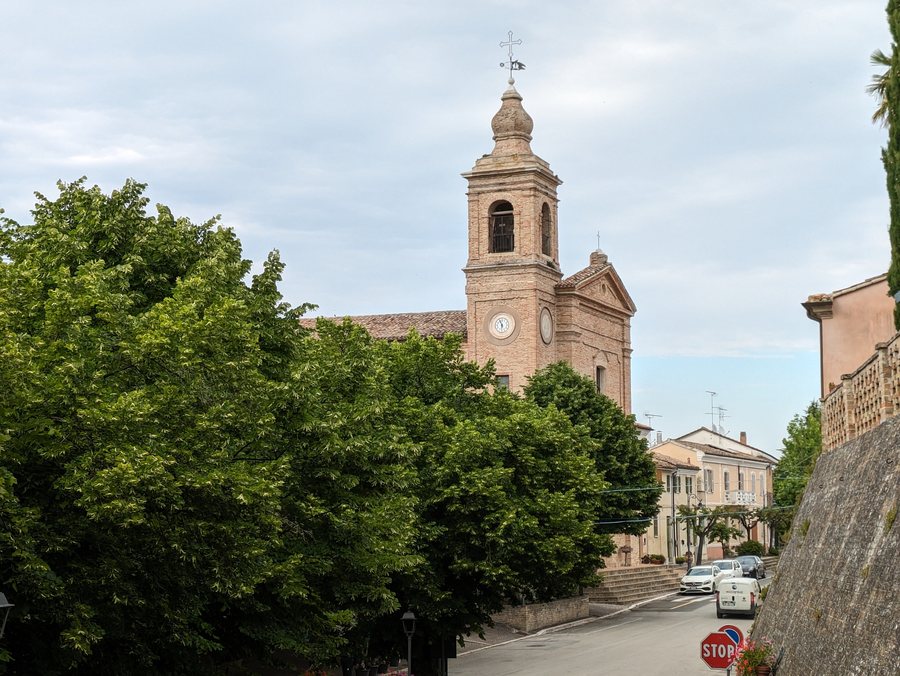 File:Chiesa dello Spirito Santo (San Giorgio di Pesaro) 2.jpg