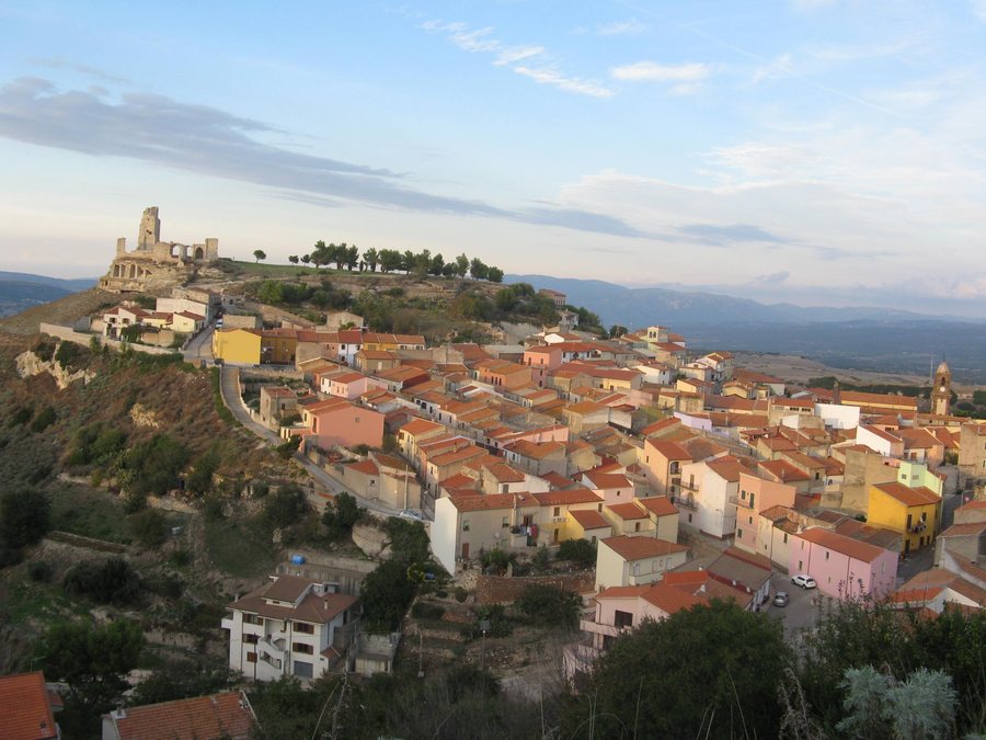 File:CHIARAMONTI, PANORAMA - panoramio.jpg