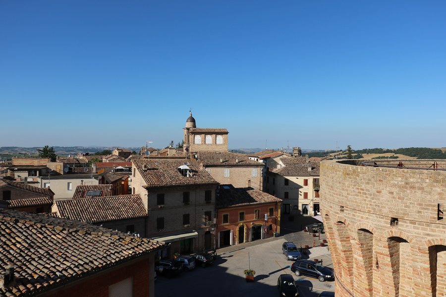 File:Rocca - Urbisaglia 1.jpg