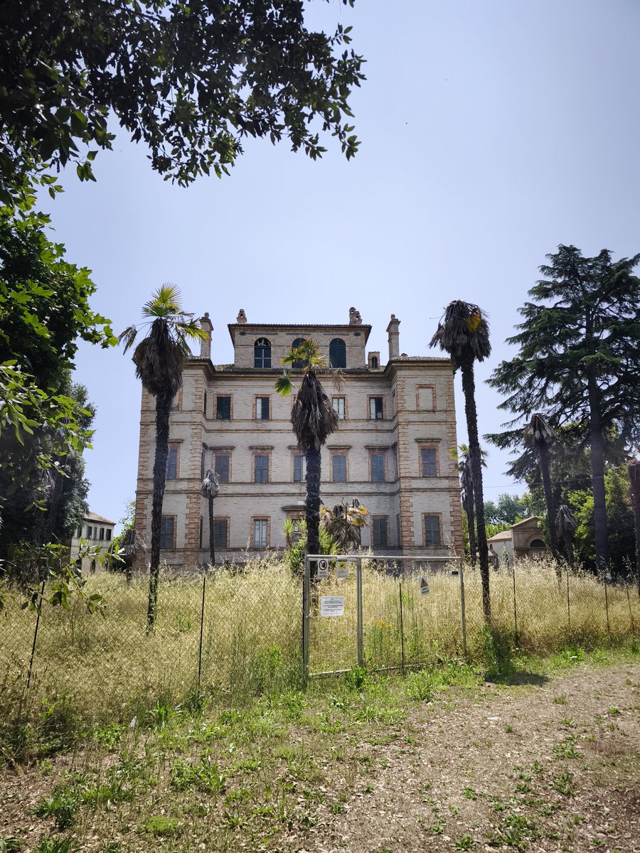 File:Porto Sant’Elpidio – Villa Trevisani.jpg