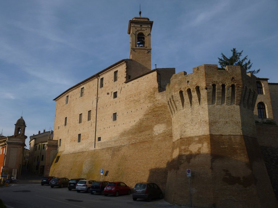 File:Mura di Serra de' Conti 06.jpg