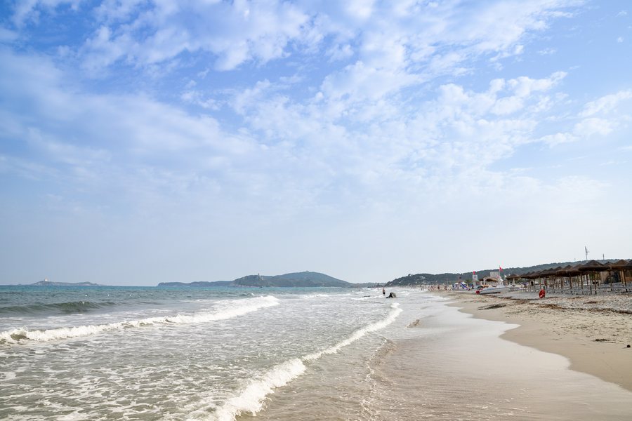 File:A view from the north to the Simius Beach in Sardinia, Italy (48399666971).jpg