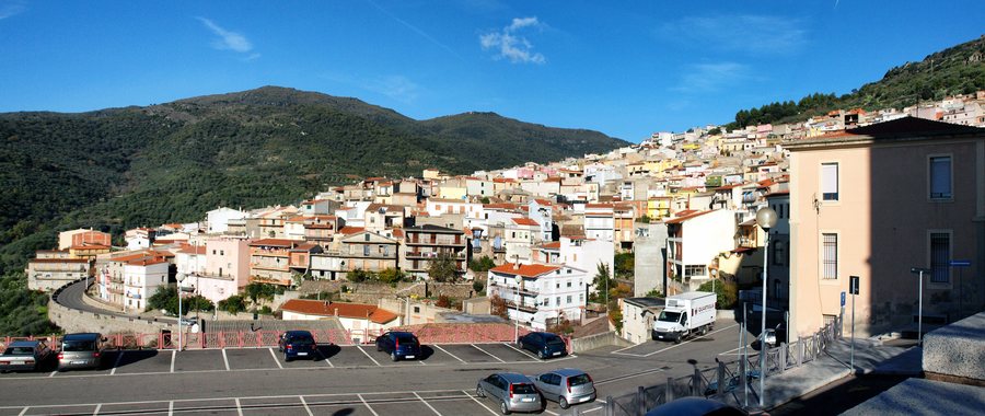 File:Bolotana vue du village.jpg
