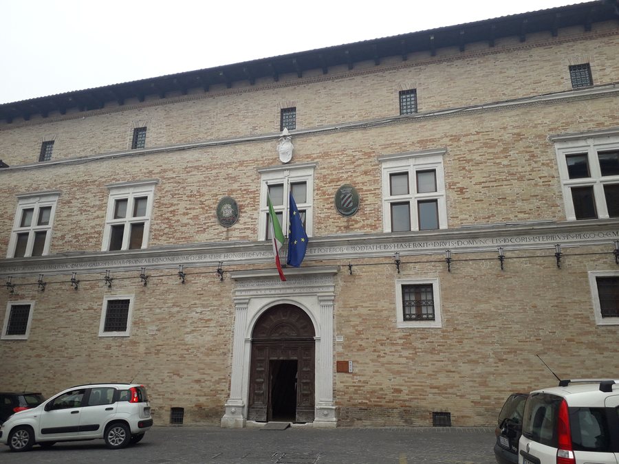 File:Palazzo Bonafede - Monte San Giusto 01.jpg