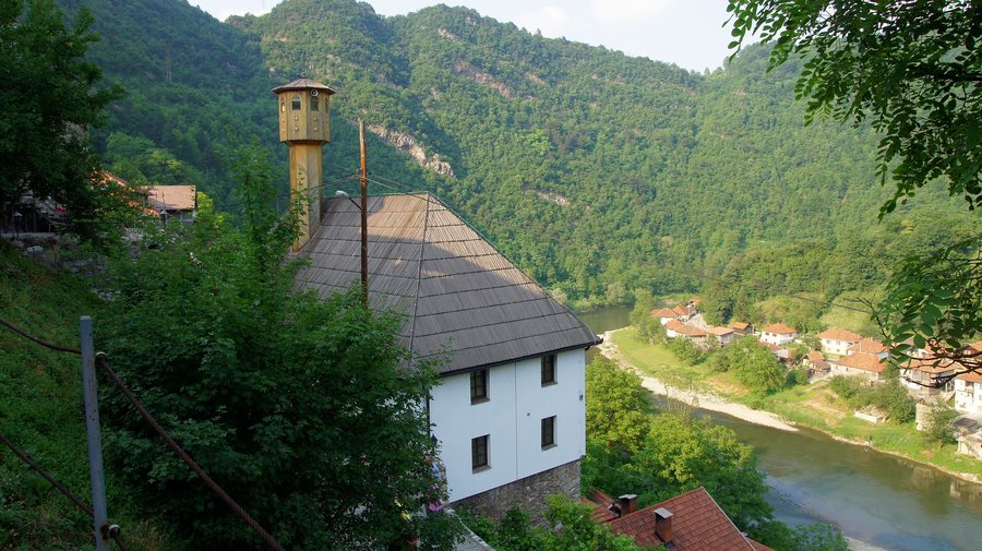 File:View from Vranduk Castle - panoramio.jpg