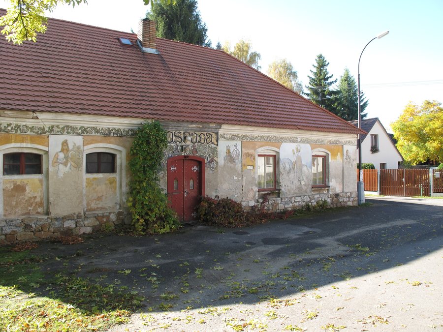 File:Dolní Novosedly, bývalá hospoda.jpg