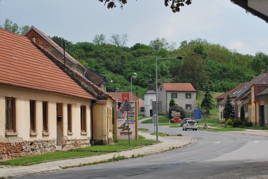 File:Neslovice-alibaba - panoramio.jpg