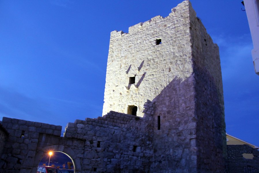 File:Ražanac - Kaštel (48934248258).jpg