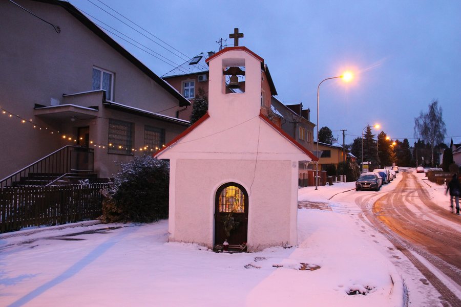 File:Karlovy Vary, Tašovice, kaple, 2017 (01).jpg