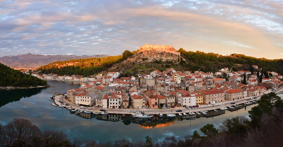 File:Novigrad Kroatien.jpg