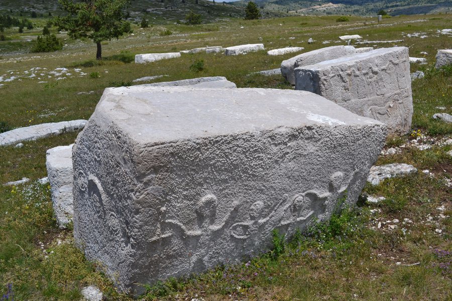 File:Stećci, Risovac, Bosnia and Herzegoivna II.JPG