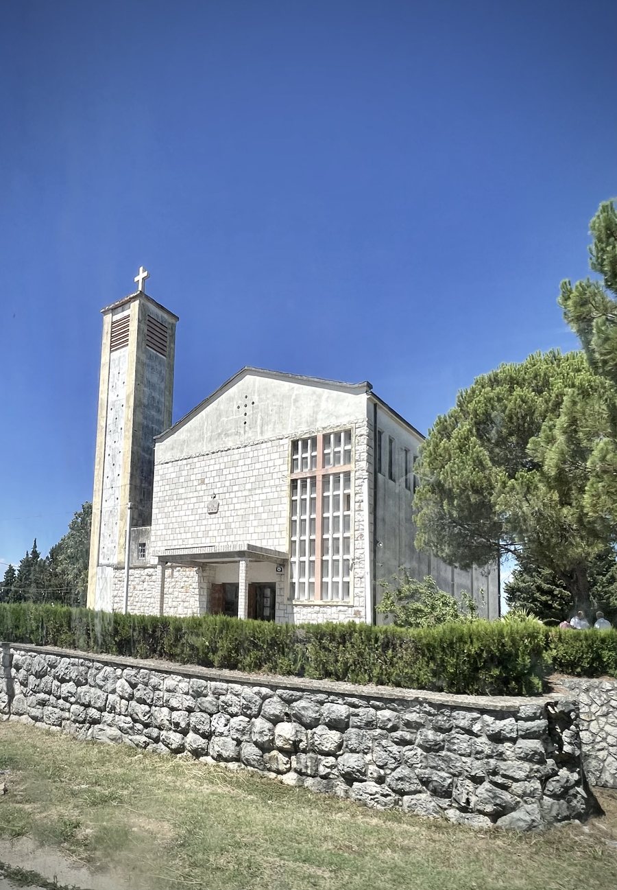 File:Crkva Krista Kralja (Church of Christ the King), Čitluk, Bosnia and Herzegovina (July 31, 2022).jpg