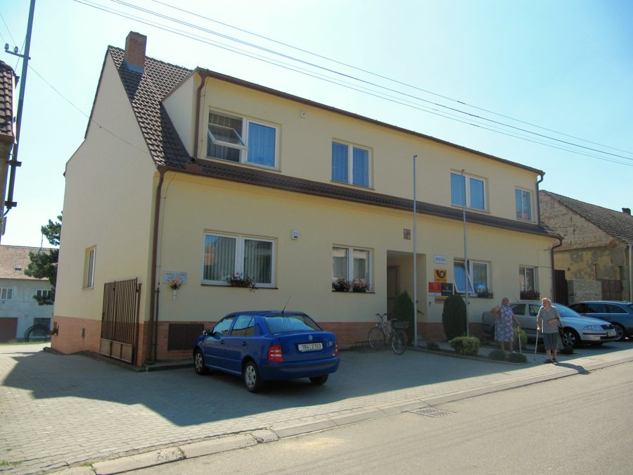 File:Starý Poddvorov, OÚ.jpg