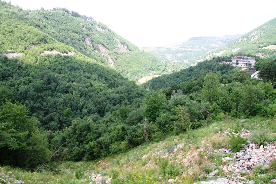 File:Bosnia IMG 9575 sarajevo-pale Miljacka river.JPG