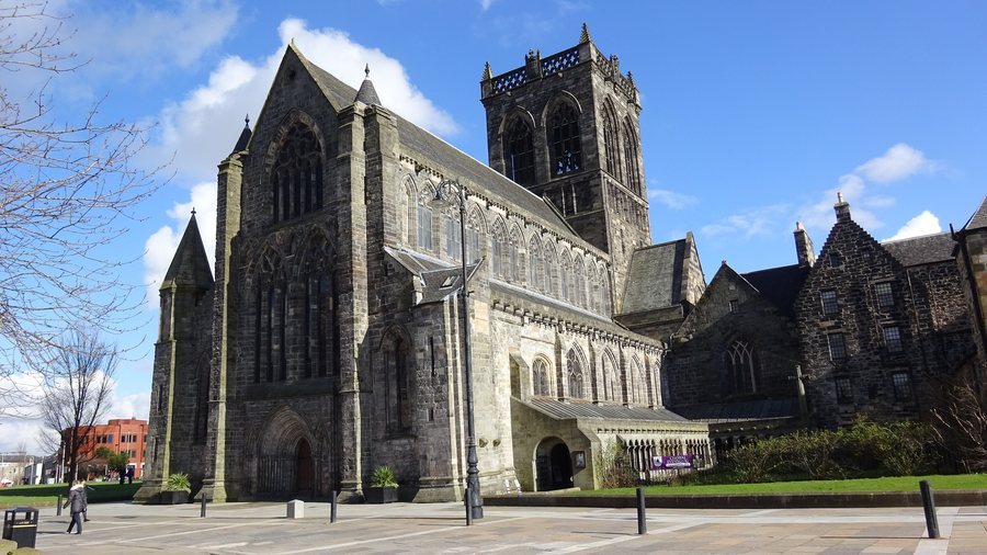 File:Paisley Abbey, East Renfrewshire, Scotland. View from the south-west.jpg