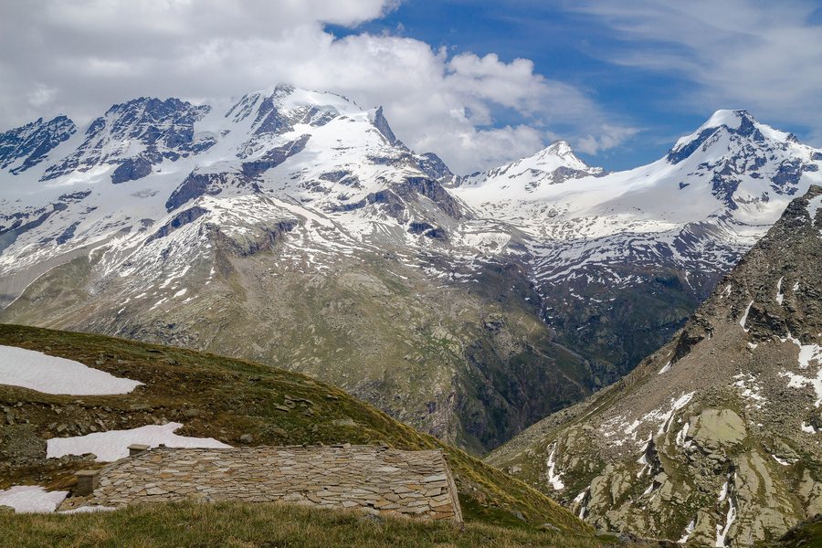 File:The view from Pian Borgnoz, Valsavarenche (14558025473).jpg