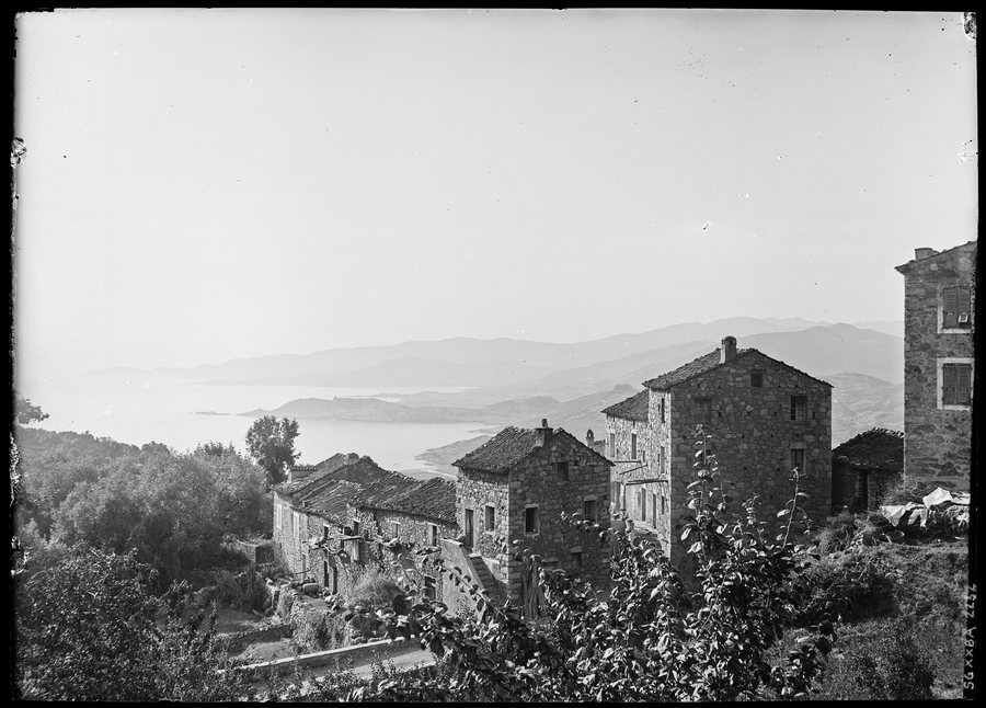 File:Corse. Le golfe de Sagone vu de Calcatoggio - (photogr.) A. S(alles) - btv1b53208361k (1 of 3).jpg