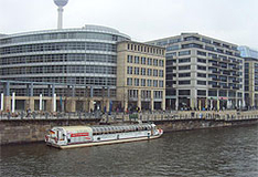 Берлин, дома у реки